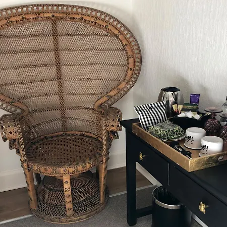 High Tor Bed & Breakfast 4*