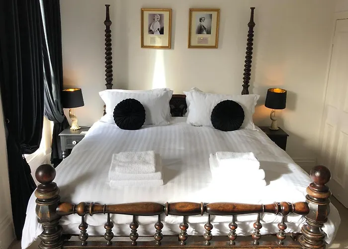 High Tor Bed & Breakfast 4*