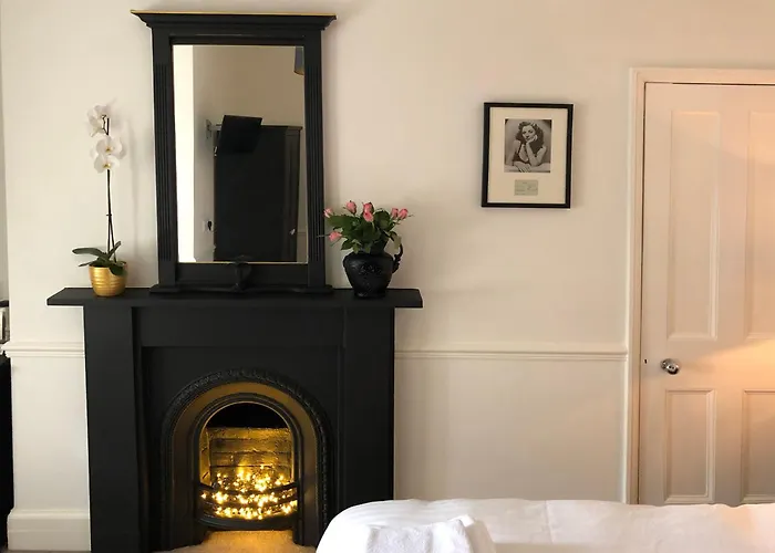 High Tor Bed & Breakfast 4*